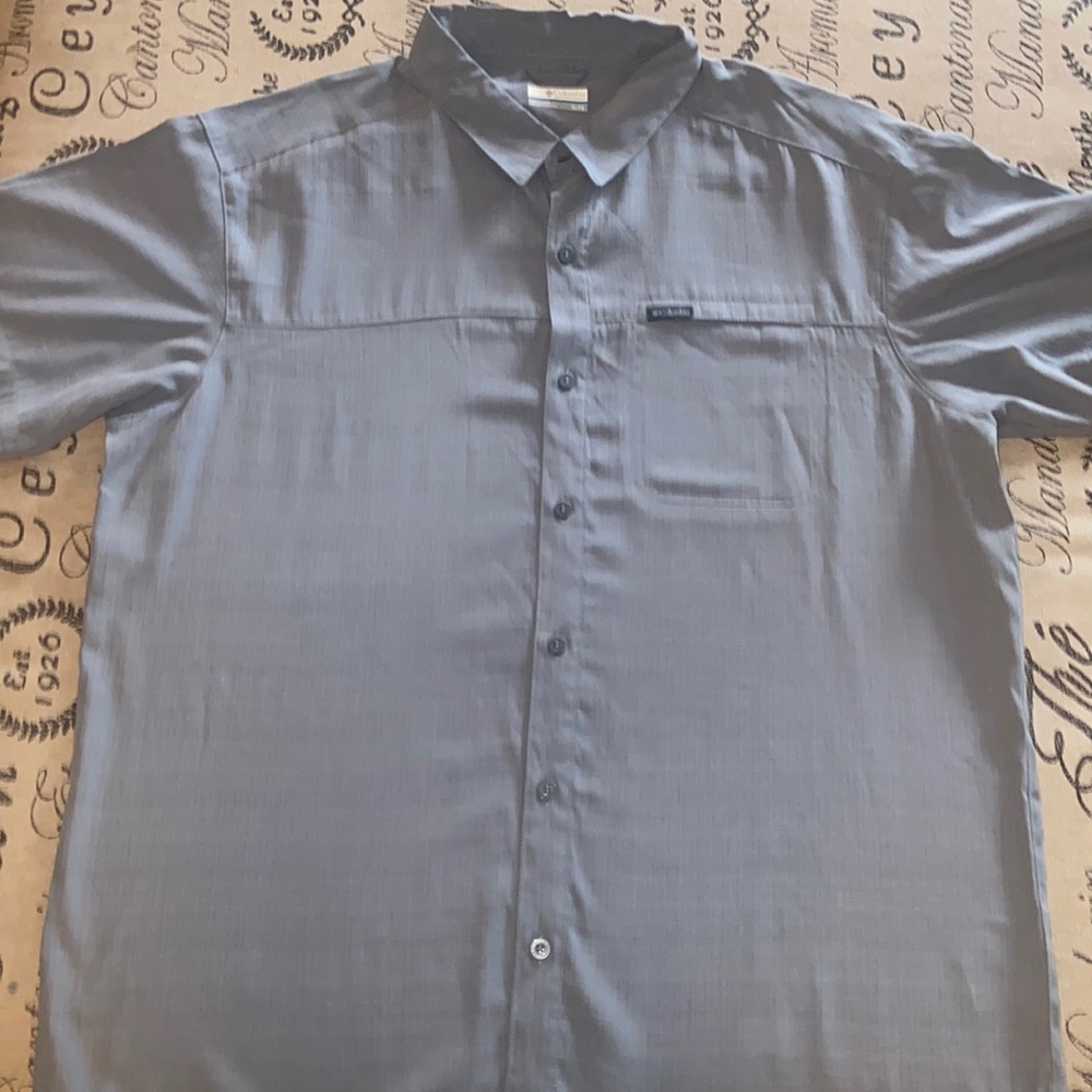 Men’s Columbia shirt!